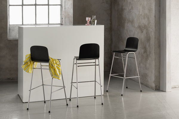 Touchwood Bar Chair Cobalt / Chrome by Lars Beller Fjetland - Hem