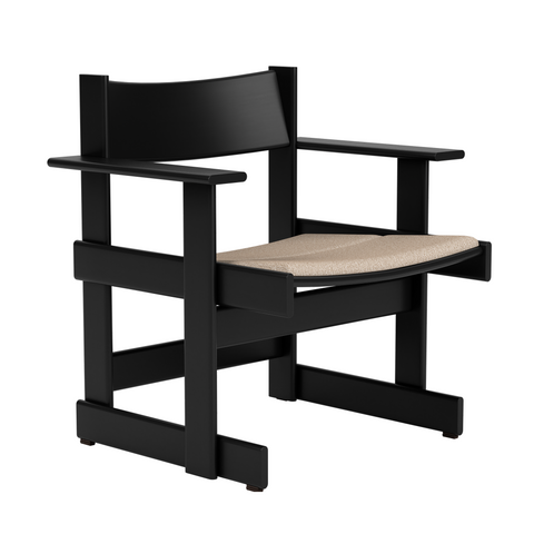 Bullnose Lounge Chair Black / Swan Seat Pad UK